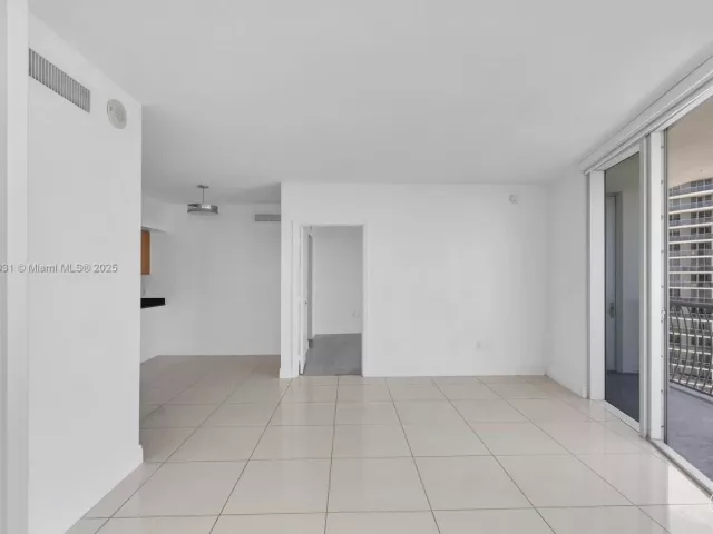 Apartment for sale  Unit #4801 - photo 6092471