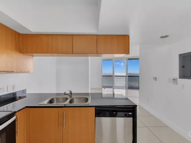 Apartment for sale  Unit #4801 - photo 6092474