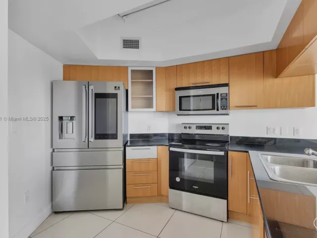 Apartment for sale  Unit #4801 - photo 6092475