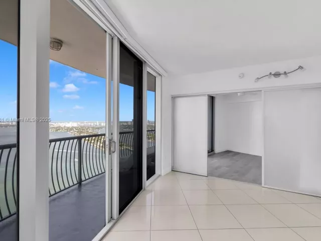 Apartment for sale  Unit #4801 - photo 6092478