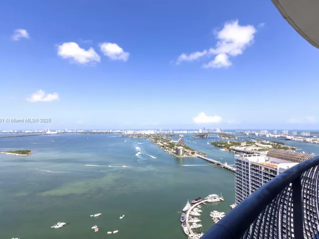 Apartment for sale  Unit #4801 - photo 6092480