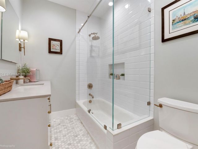 Home for sale at 1433 Santa Cruz Ave - photo 6134098