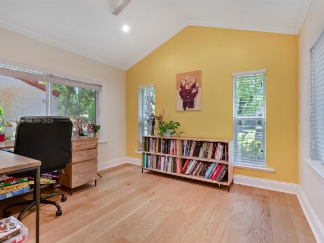 Home for sale at 1433 Santa Cruz Ave - photo 6134106