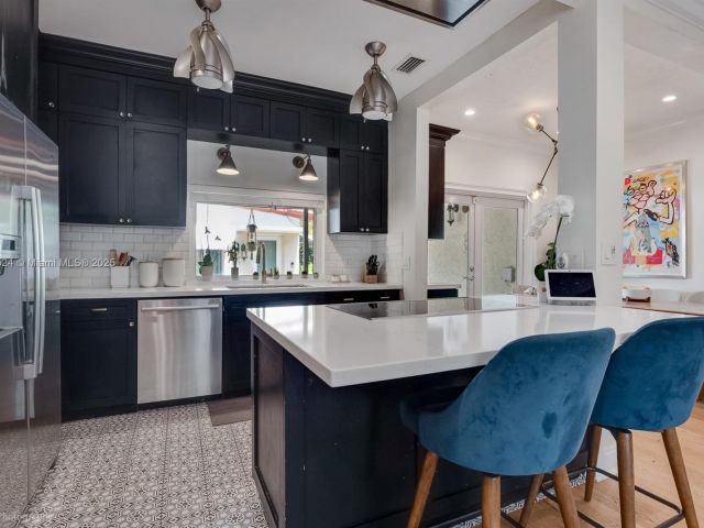 Home for sale at 1433 Santa Cruz Ave - photo 6134107