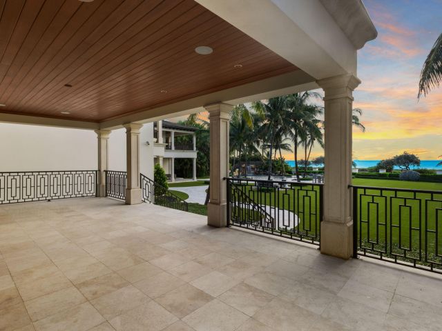 Home for sale at 526 N Ocean Boulevard - photo 6094534