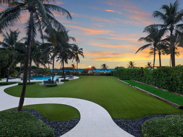 Home for sale at 526 N Ocean Boulevard - photo 6094537