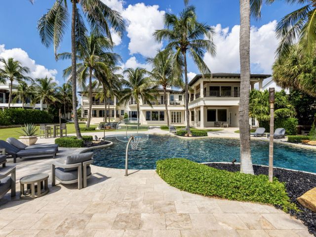 Home for sale at 526 N Ocean Boulevard - photo 6094542