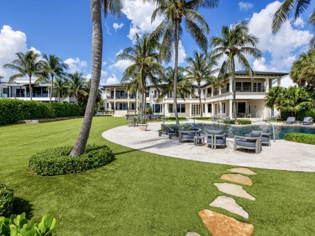 Home for sale at 526 N Ocean Boulevard - photo 6094544