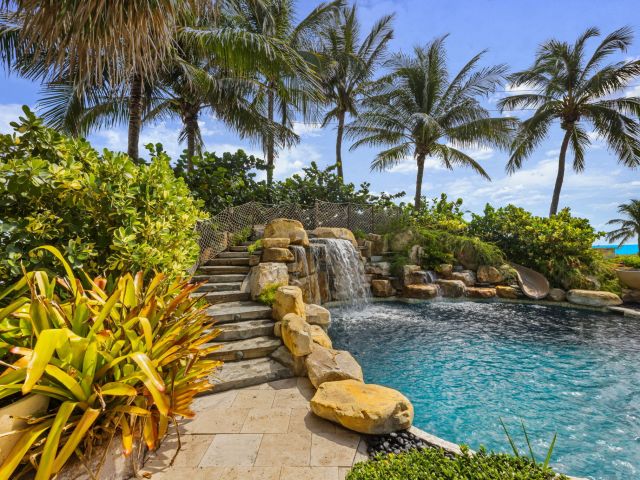 Home for sale at 526 N Ocean Boulevard - photo 6094546