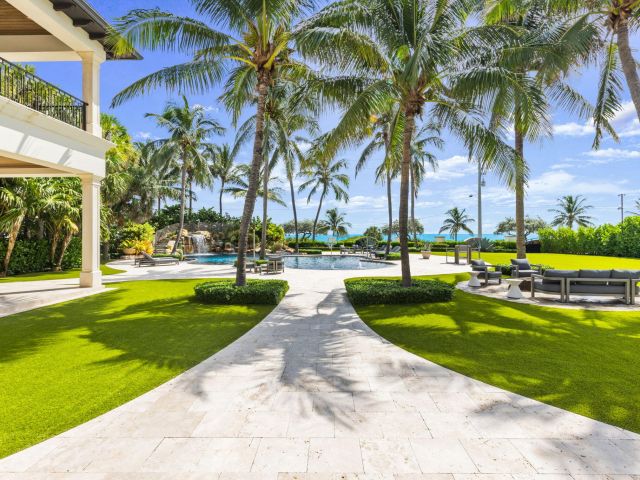 Home for sale at 526 N Ocean Boulevard - photo 6094551