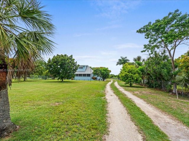 Home for sale at 27000 SW 187th Ave - photo 6164278