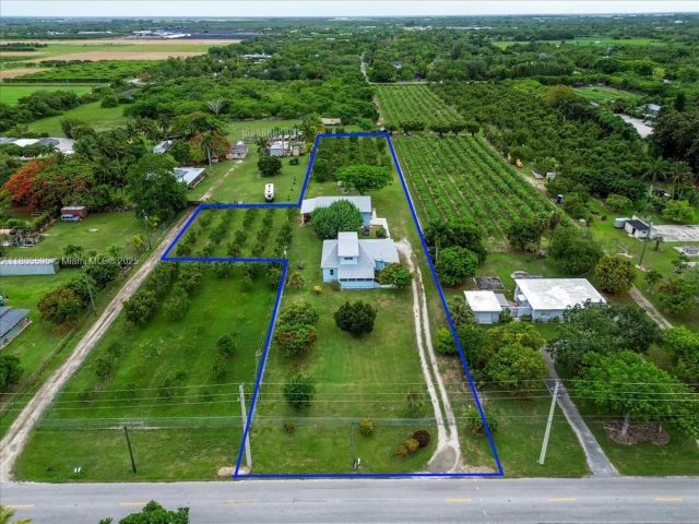 Home for sale at 27000 SW 187th Ave - photo 6164291