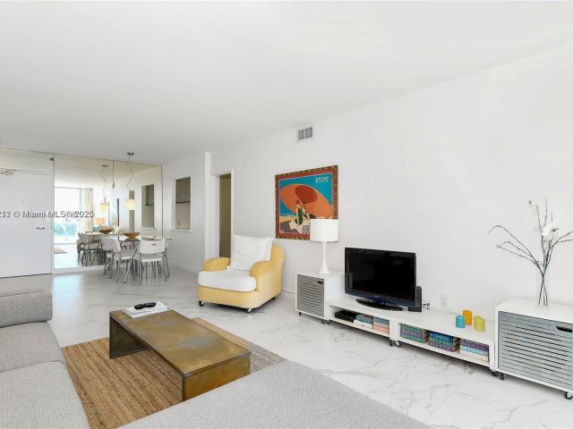 Apartment for rent  Unit #619 - photo 6108805