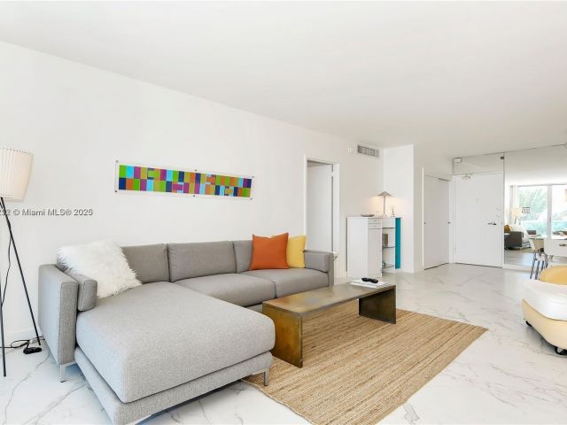 Apartment for rent  Unit #619 - photo 6108808