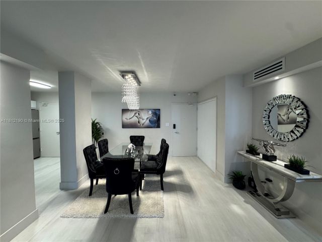 Apartment for rent  Unit #726 - photo 6128159