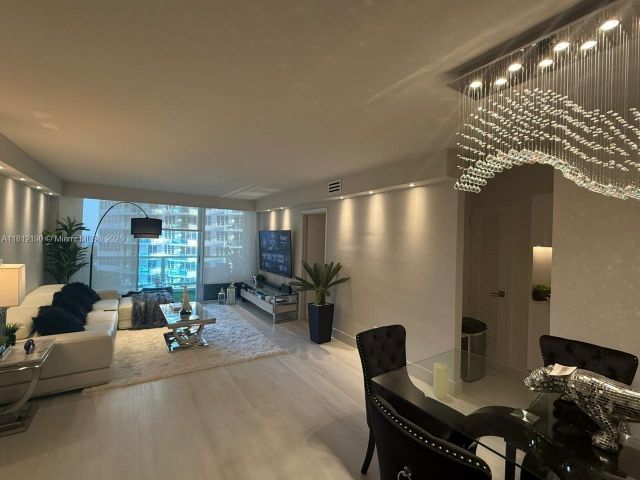 Apartment for rent  Unit #726 - photo 6128163