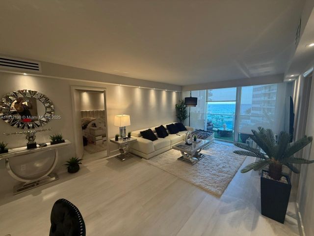 Apartment for rent  Unit #726 - photo 6128165