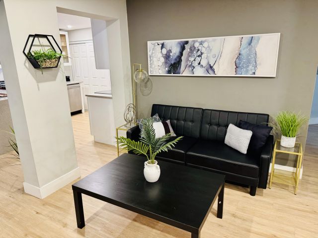 Home for rent at 219 NW 14th Avenue - photo 6094574