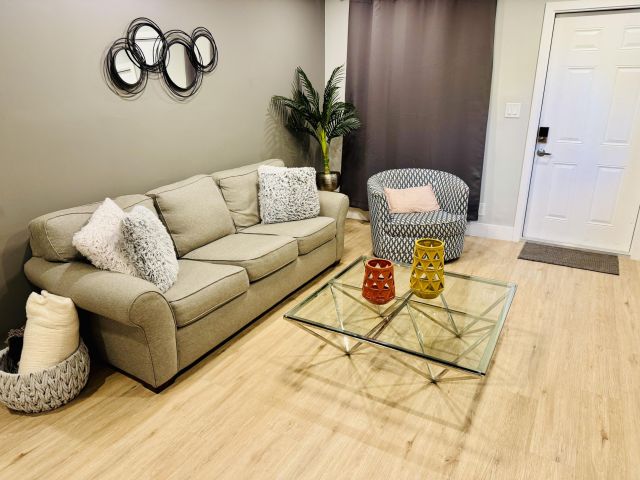 Home for rent at 219 NW 14th Avenue - photo 6094575