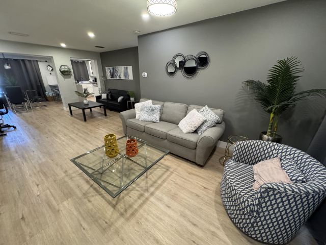 Home for rent at 219 NW 14th Avenue - photo 6094578