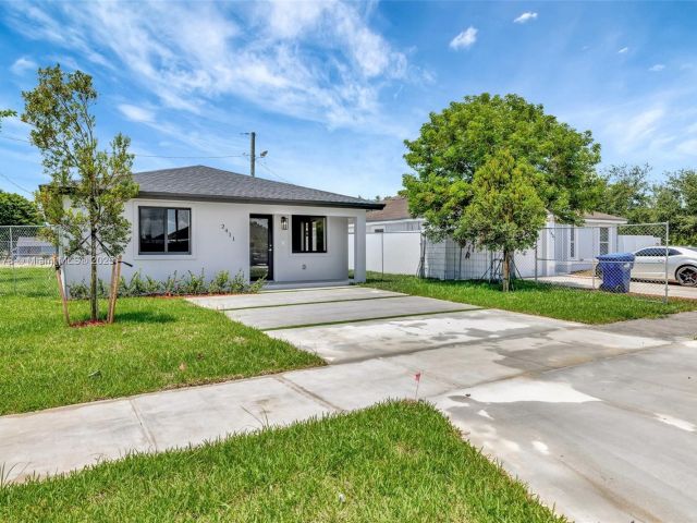 Home for sale at 2411 NW 153 St - photo 6133282