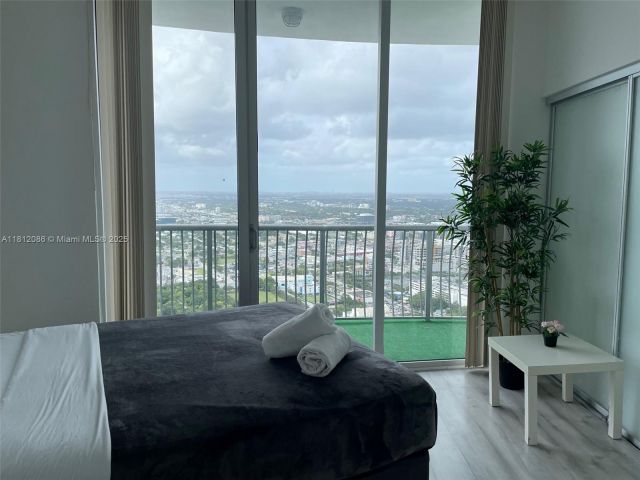 Apartment for sale  Unit #5615 - photo 6095745