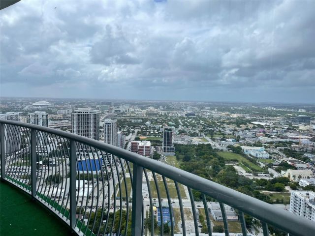 Apartment for sale  Unit #5615 - photo 6095751