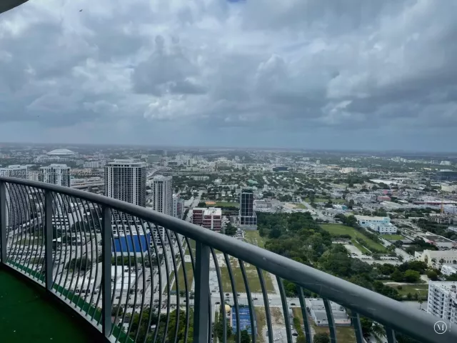 Apartment for sale  Unit #5615 - photo 6095751