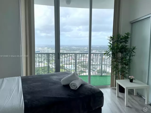 Apartment for sale  Unit #5615 - photo 6095745