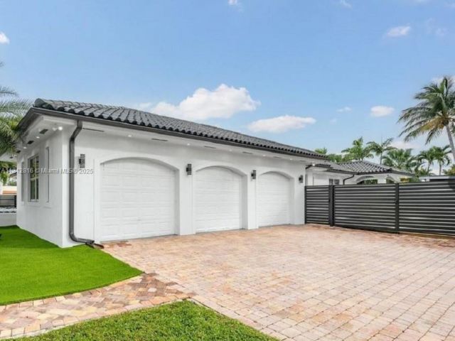 Home for sale at 11390 SW 30th St - photo 6100123