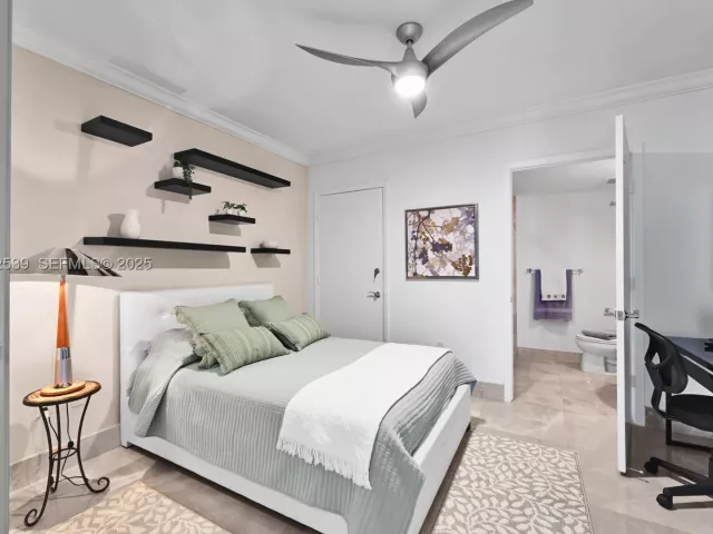 3-bedroom condo for sale in Hallandale Beach - 1830 S Ocean Dr 3801 - MondialRealty