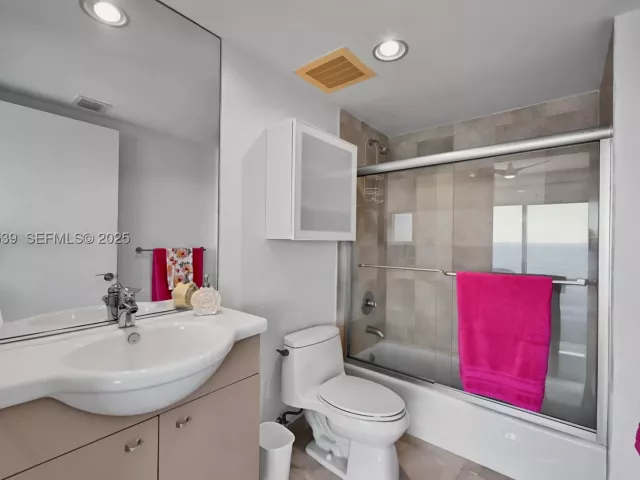 3-bedroom condo for sale in Hallandale Beach - 1830 S Ocean Dr 3801 - MondialRealty