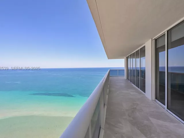 3-bedroom condo for sale in Hallandale Beach - 1830 S Ocean Dr 3801 - MondialRealty