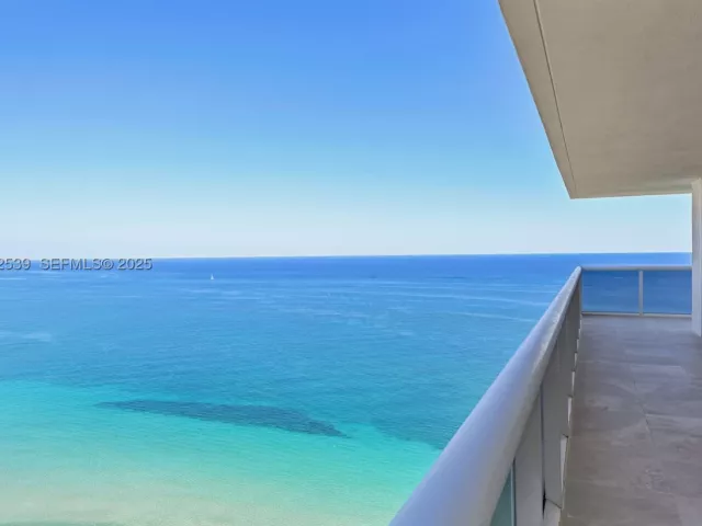 3-bedroom condo for sale in Hallandale Beach - 1830 S Ocean Dr 3801 - MondialRealty