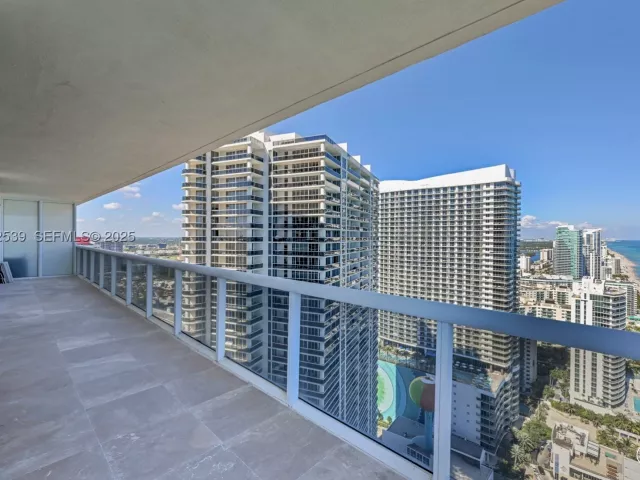 3-bedroom condo for sale in Hallandale Beach - 1830 S Ocean Dr 3801 - MondialRealty