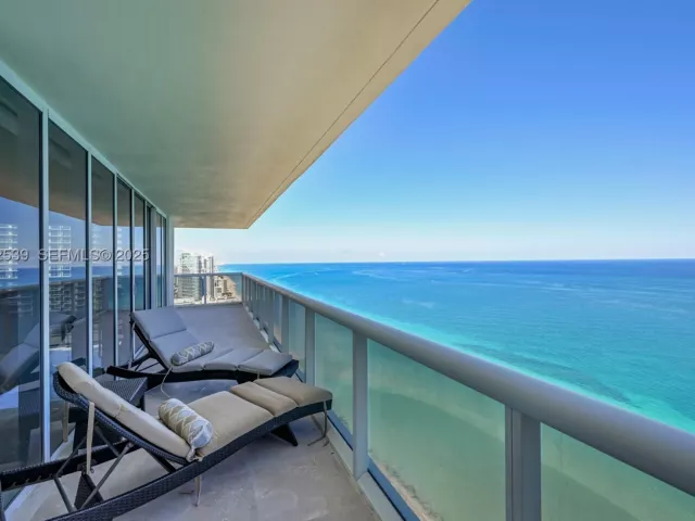 3-bedroom condo for sale in Hallandale Beach - 1830 S Ocean Dr 3801 - MondialRealty