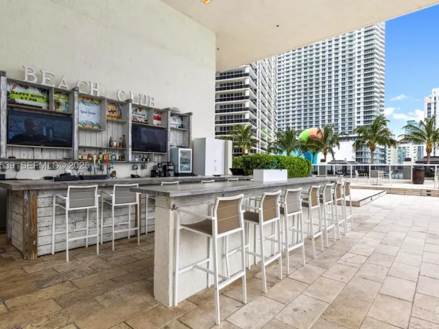 3-bedroom condo for sale in Hallandale Beach - 1830 S Ocean Dr 3801 - MondialRealty