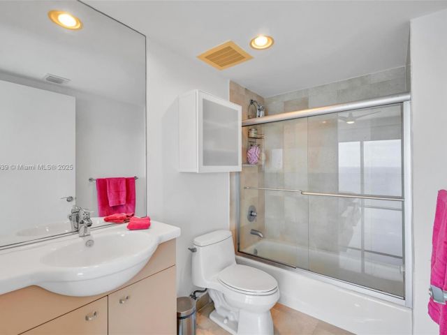 Apartment for sale  Unit #3801 - photo 6095961