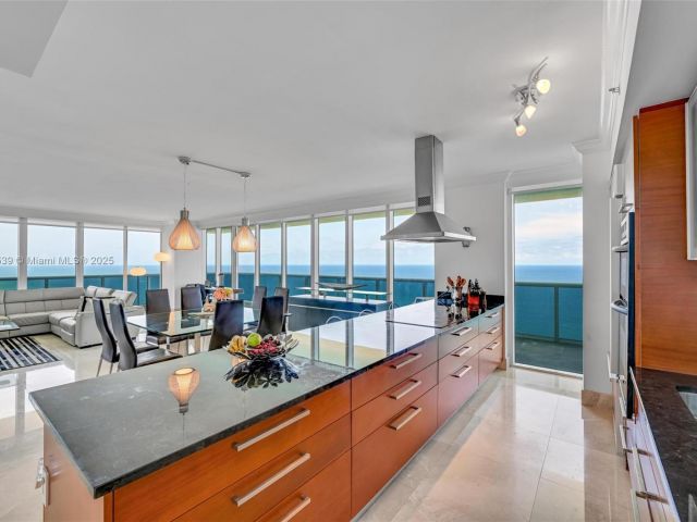 Apartment for sale  Unit #3801 - photo 6095968