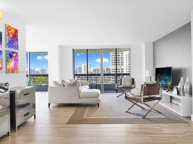 Apartment for sale  Unit #1206 - photo 6105838