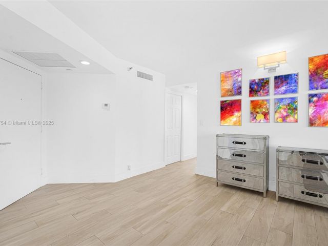 Apartment for sale  Unit #1206 - photo 6105839