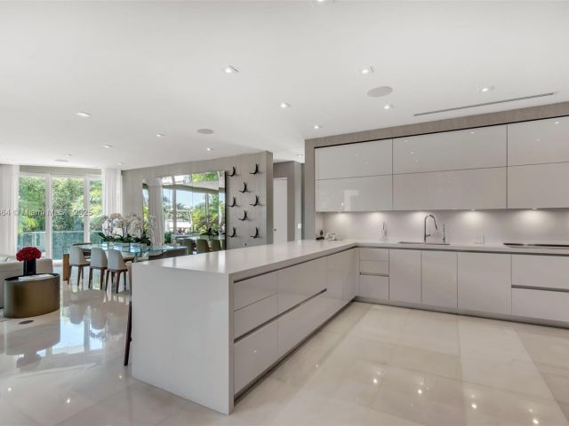 Home for sale at 420 Island Dr - photo 6112482