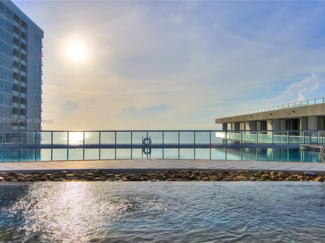 Apartment for sale  Unit #717 Door 703 - photo 6093728