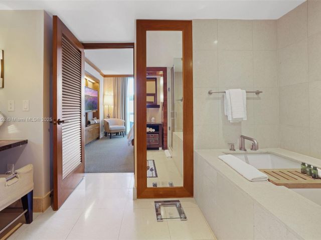 Apartment for sale  Unit #717 Door 703 - photo 6093730