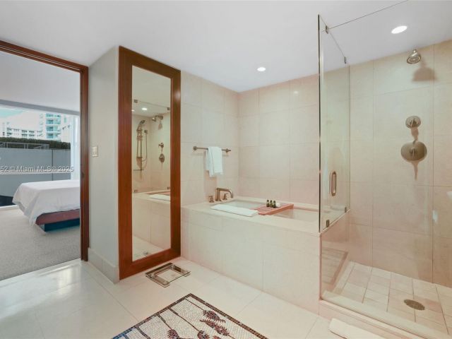 Apartment for sale  Unit #717 Door 703 - photo 6093731