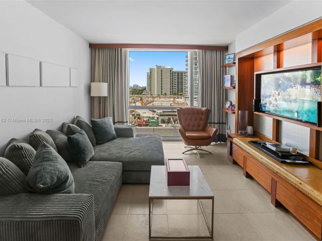 Apartment for sale  Unit #717 Door 703 - photo 6183892