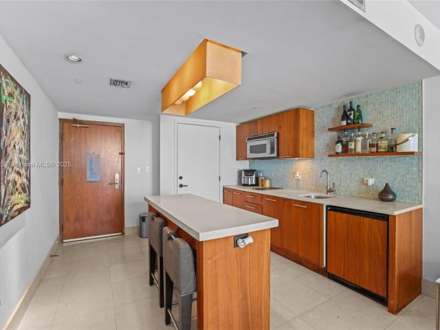 Apartment for sale  Unit #717 Door 703 - photo 6183893