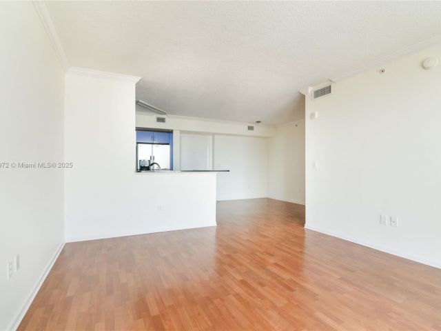 Apartment for sale  Unit #1011 - photo 6094326