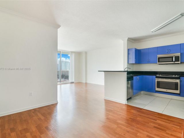 Apartment for sale  Unit #1011 - photo 7430961