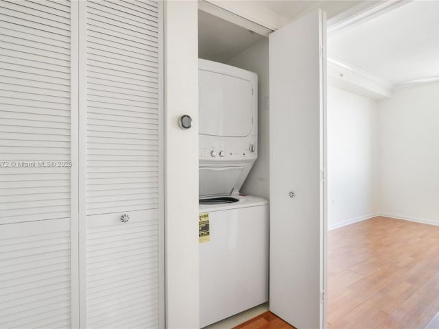 Apartment for sale  Unit #1011 - photo 7430963